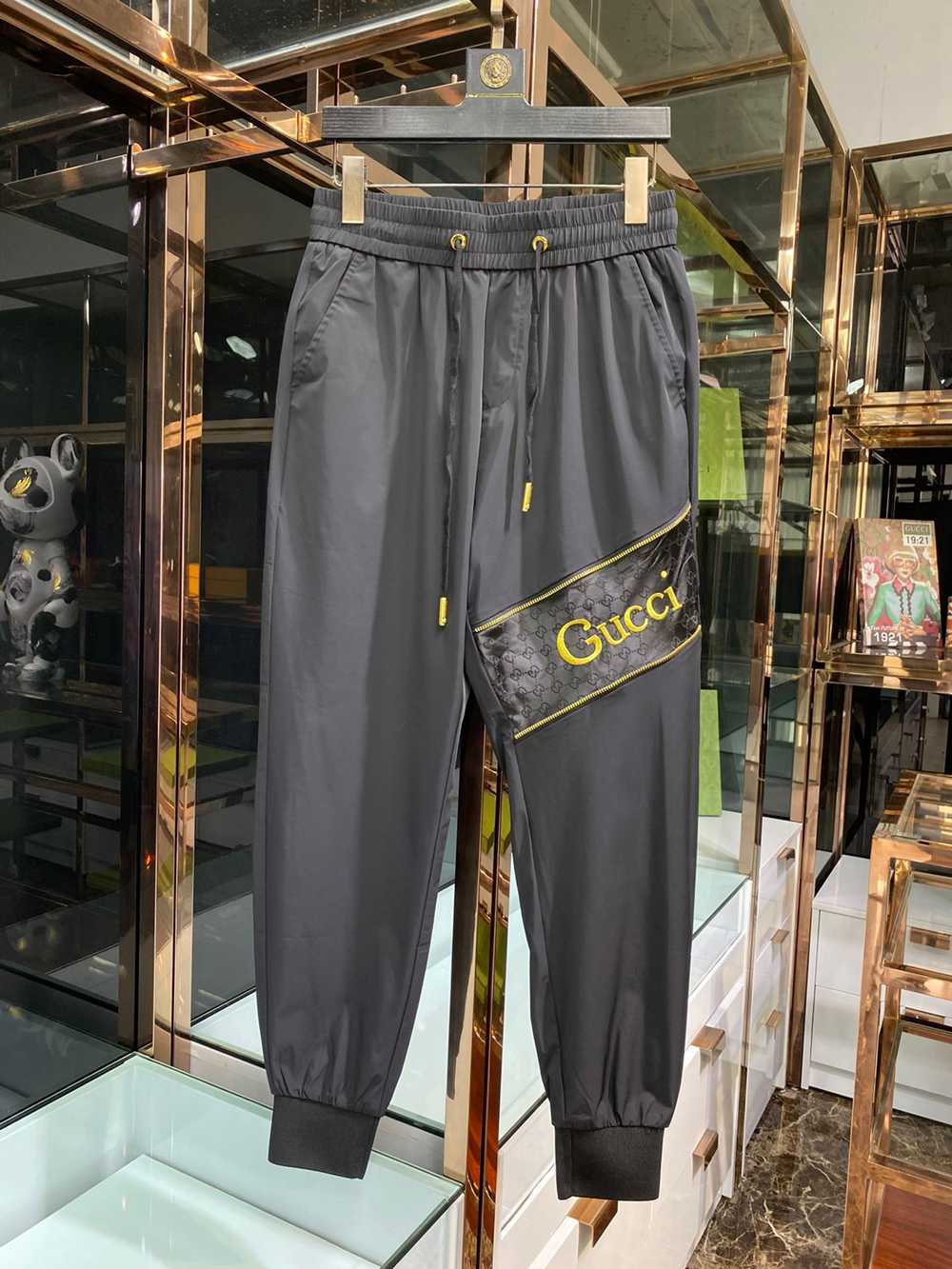 GU- Trousers JP9618675